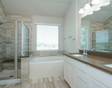 239 Biltmore Loop - Photo Thumbnail 26