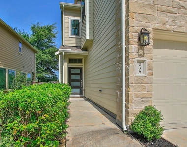 239 Biltmore Loop - Photo Thumbnail 4