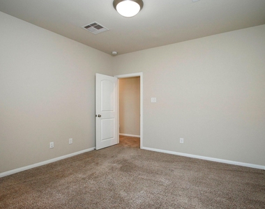 239 Biltmore Loop - Photo Thumbnail 29