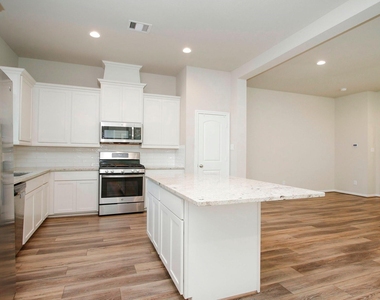 239 Biltmore Loop - Photo Thumbnail 14