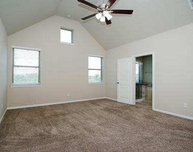 239 Biltmore Loop - Photo Thumbnail 24