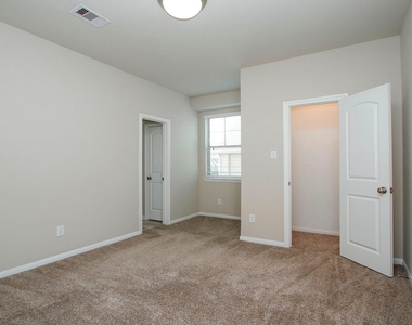 239 Biltmore Loop - Photo Thumbnail 28