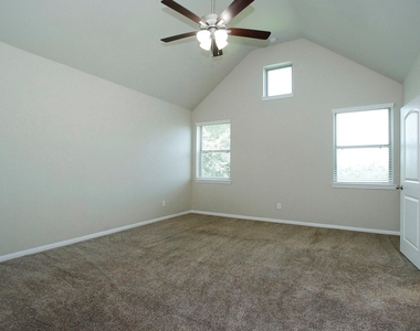 239 Biltmore Loop - Photo Thumbnail 23