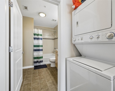 5925 Almeda Road - Photo Thumbnail 15