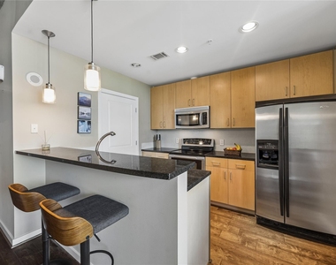 5925 Almeda Road - Photo Thumbnail 10
