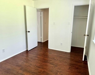 13518 Townwood Drive - Photo Thumbnail 3