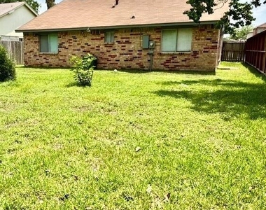 13518 Townwood Drive - Photo Thumbnail 18