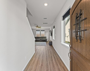 5343 Marisol Cove Drive - Photo Thumbnail 3