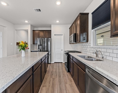 5343 Marisol Cove Drive - Photo Thumbnail 8