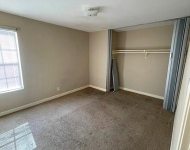 5550 N Braeswood Boulevard - Photo Thumbnail 5