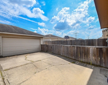 16843 Mammoth Springs Drive - Photo Thumbnail 25