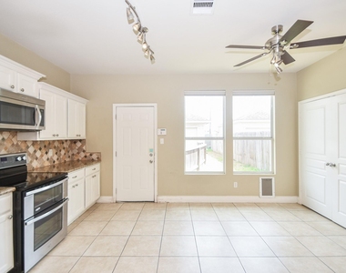 16843 Mammoth Springs Drive - Photo Thumbnail 6