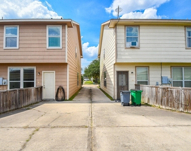 16843 Mammoth Springs Drive - Photo Thumbnail 24