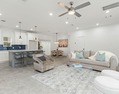 1515 Egypt Street - Photo Thumbnail 2
