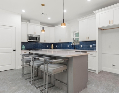 1515 Egypt Street - Photo Thumbnail 8