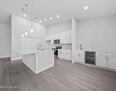 407 Cellini Avenue Ne - Photo Thumbnail 6