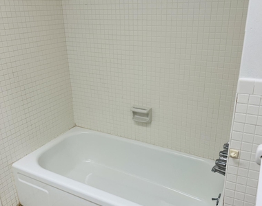 355 S Bel Aire Drive S - Photo Thumbnail 5