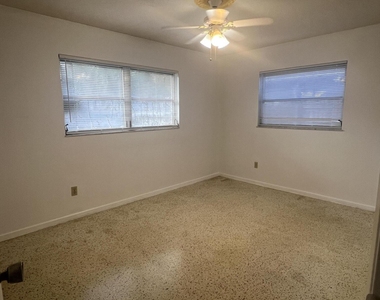 355 S Bel Aire Drive S - Photo Thumbnail 15