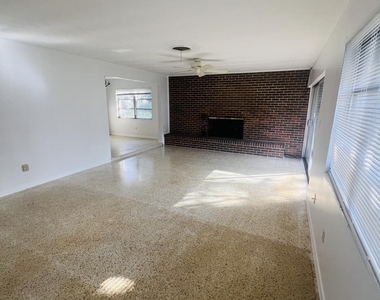 355 S Bel Aire Drive S - Photo Thumbnail 9