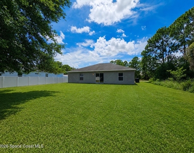 857 Buchanan Avenue Se - Photo Thumbnail 15