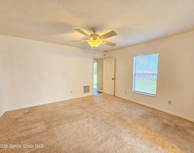 857 Buchanan Avenue Se - Photo Thumbnail 6