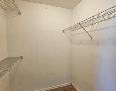 857 Buchanan Avenue Se - Photo Thumbnail 9