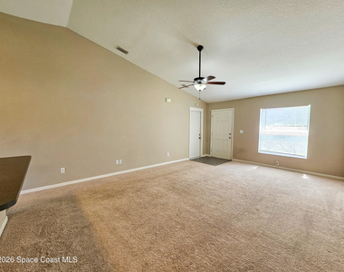 857 Buchanan Avenue Se - Photo Thumbnail 2