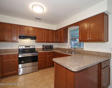 765 Cleaves Street Se - Photo Thumbnail 3