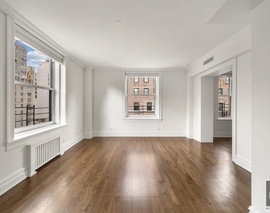 East 80th Street - Photo Thumbnail 3