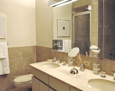 East 79th Street - Photo Thumbnail 2