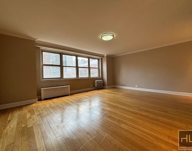 Harrison Street - Photo Thumbnail 3