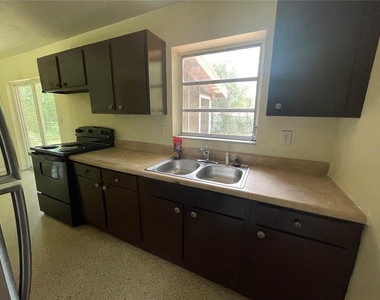 1324 Whitewood Drive - Photo Thumbnail 6