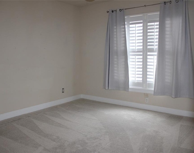4961 Anniston Circle - Photo Thumbnail 8