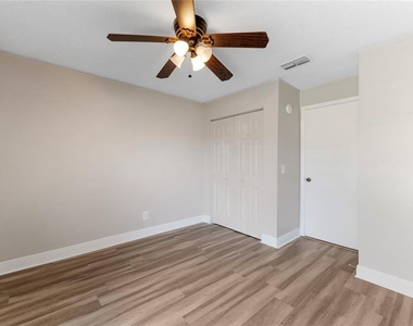 5201 Bellefield Drive - Photo Thumbnail 17