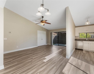5201 Bellefield Drive - Photo Thumbnail 6