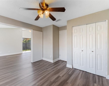 5201 Bellefield Drive - Photo Thumbnail 23