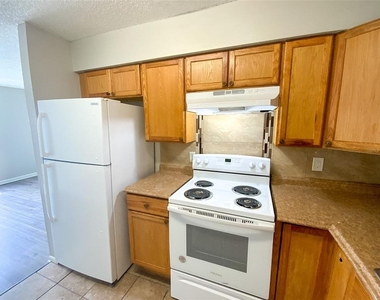 2205 Irene Street - Photo Thumbnail 3