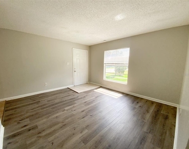 2205 Irene Street - Photo Thumbnail 9