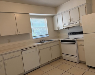 176 Margie Street - Photo Thumbnail 2