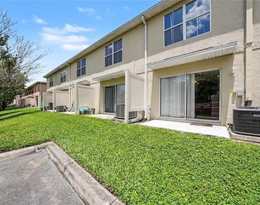 8106 Silent Creek Drive - Photo Thumbnail 14