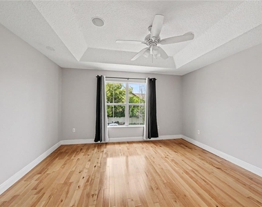 8106 Silent Creek Drive - Photo Thumbnail 8