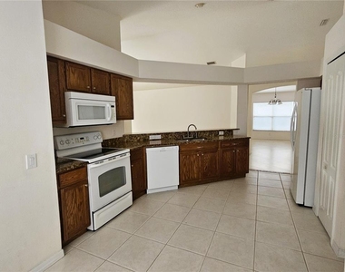 3220 Clover Blossom Circle - Photo Thumbnail 10