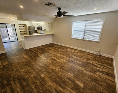 1003 Willow Pond Drive - Photo Thumbnail 3