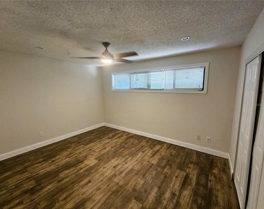1003 Willow Pond Drive - Photo Thumbnail 16