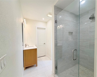 1843 Oklahoma Avenue Ne - Photo Thumbnail 20