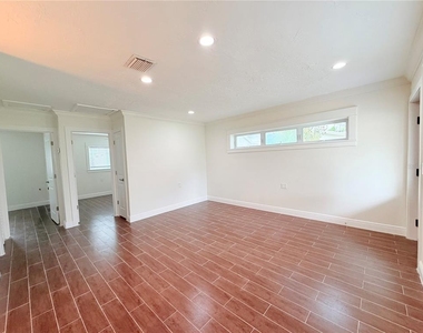 1843 Oklahoma Avenue Ne - Photo Thumbnail 11