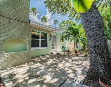 303 Wildwood Way - Photo Thumbnail 33