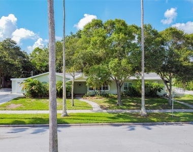 303 Wildwood Way - Photo Thumbnail 47