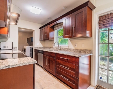 303 Wildwood Way - Photo Thumbnail 10