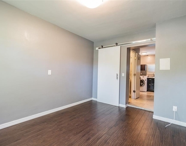 303 Wildwood Way - Photo Thumbnail 18